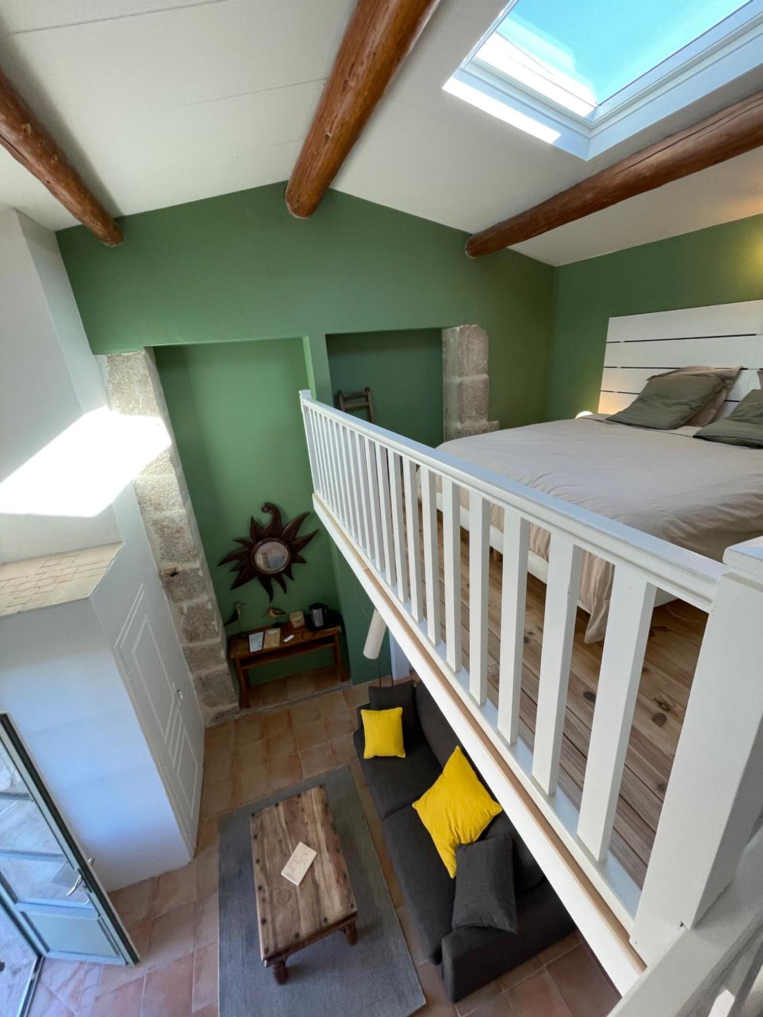 Domaine De Pelican Bed & Breakfast 3*